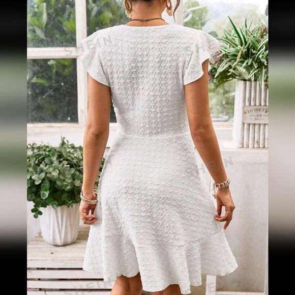 SHEIN VCAY Short Knitted Dress - Picture 2 of 3